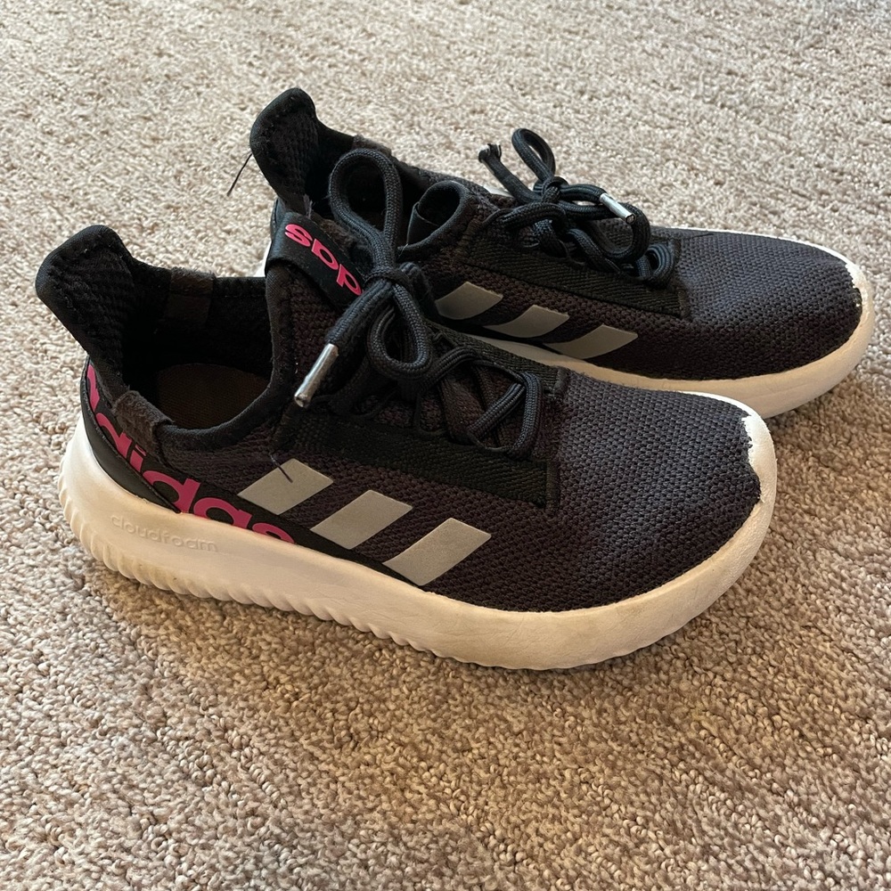Adidas Sneakers